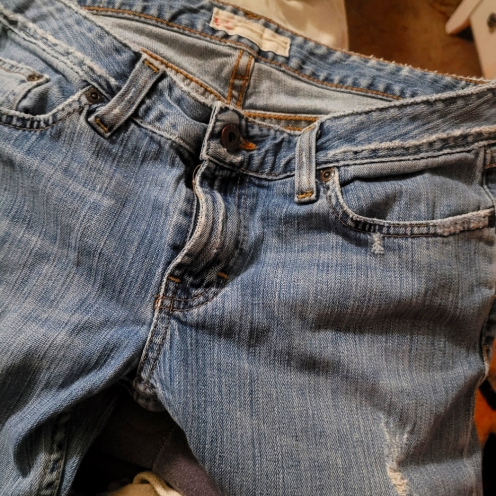 BKE cropped jeans. Size 28.